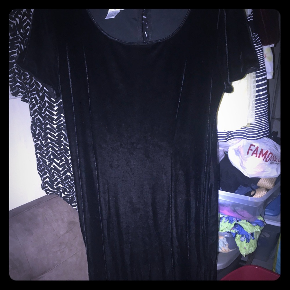 Long Robbie Bee velour dress.